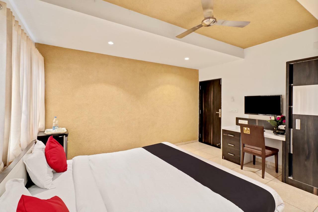 Capital O 36206 Dev Motel And Banquet Nadiād Exterior foto